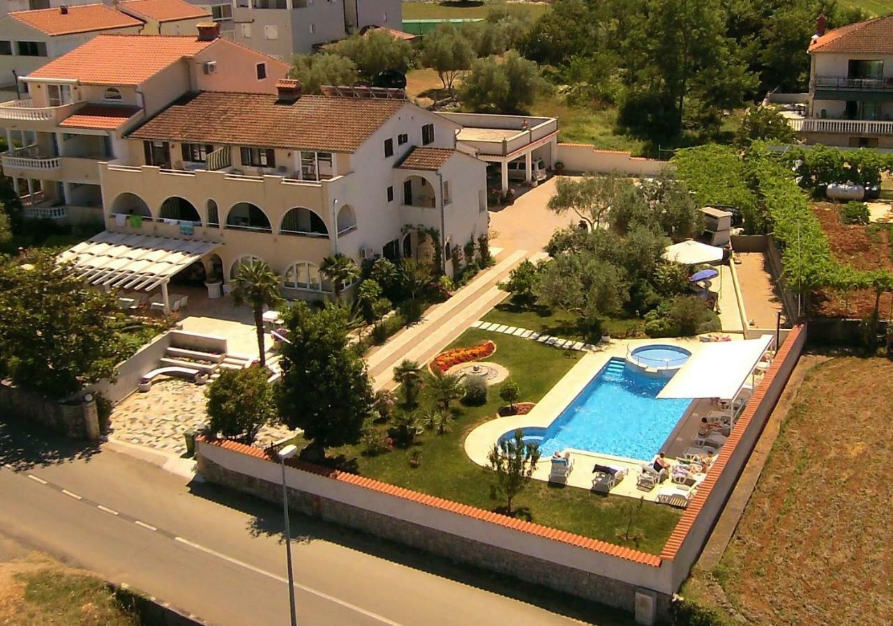 Bed and Breakfast Pansion Dujmovic Malinska Exteriér fotografie