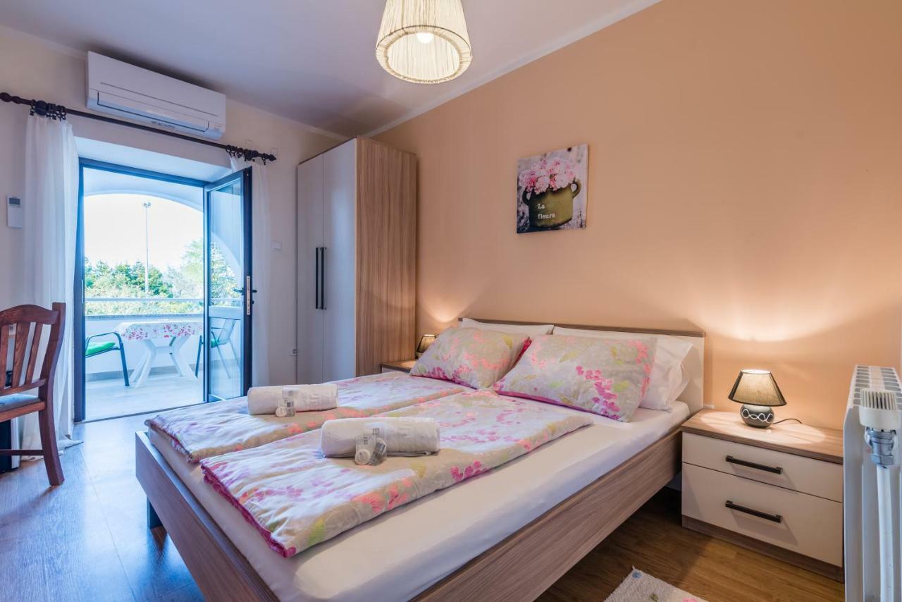 Bed and Breakfast Pansion Dujmovic Malinska Exteriér fotografie